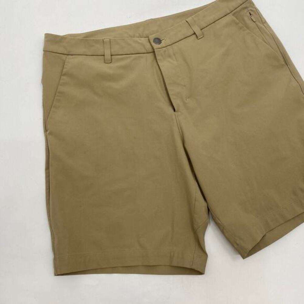 Lululemon tan khaki flat front ABC shorts